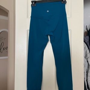Lulu lemon align crop